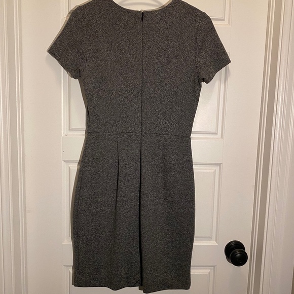Banana Republic Short Sleeve Dress - Picture 5 of 9